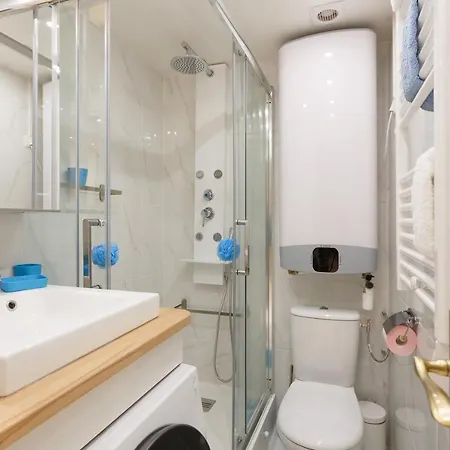 Bed and breakfast Petits Champs 4*