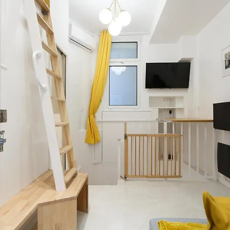 Bed and breakfast Petits Champs 4*