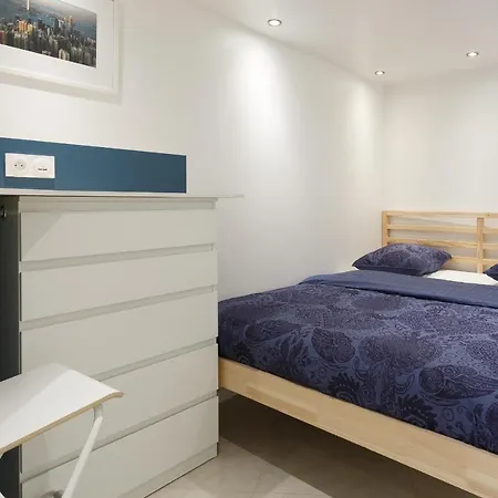 Petits Champs Bed and breakfast